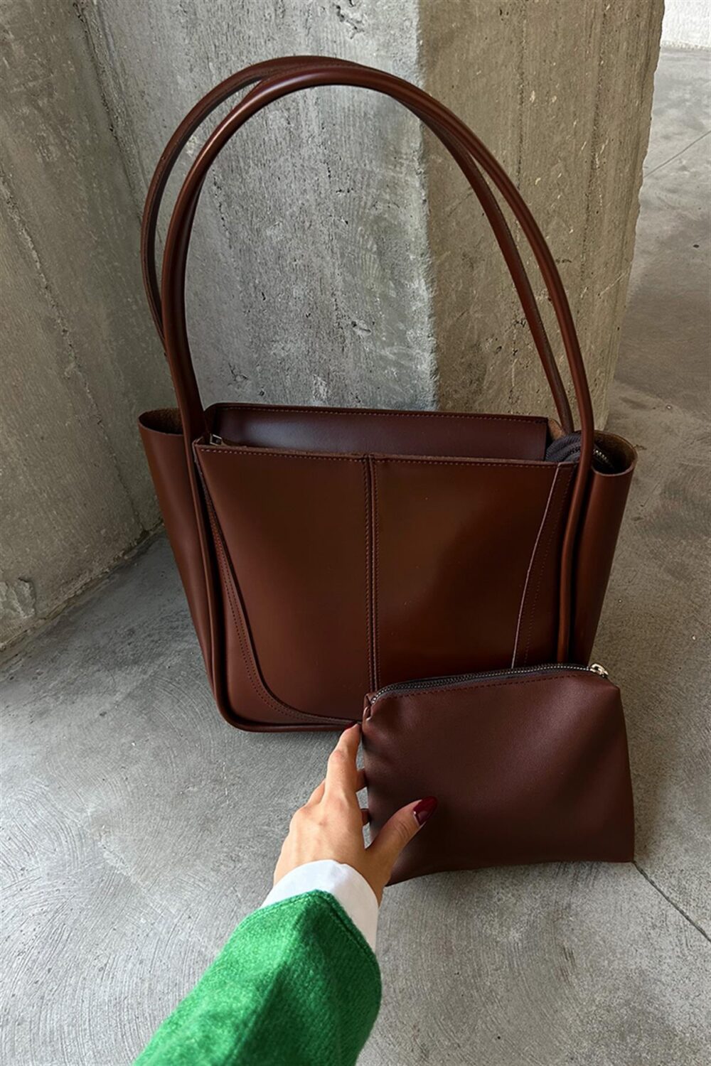 Moscow Chestnut Brown + Purse