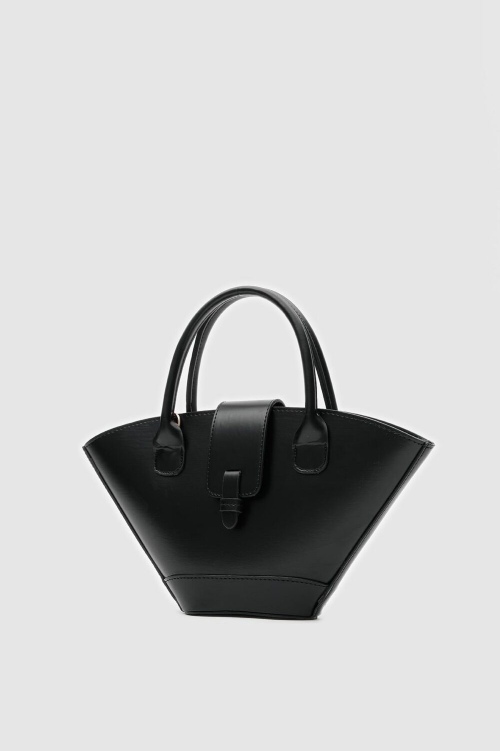 Lucca Black