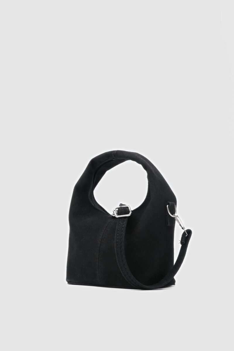Axy Black
