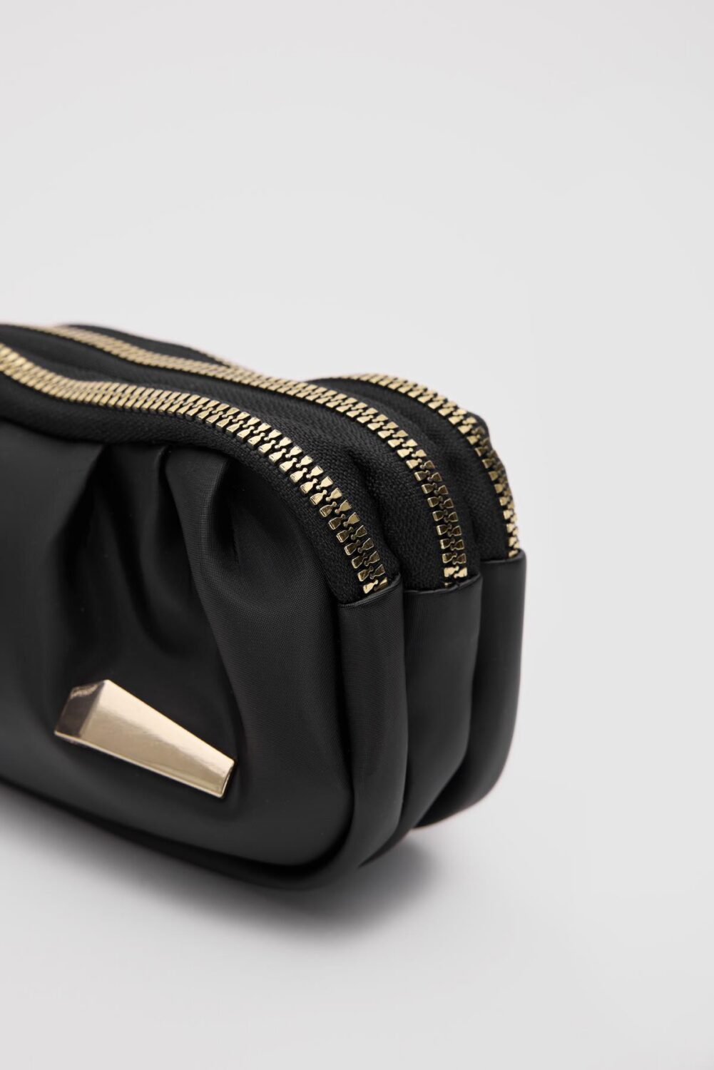Aura Black Purse