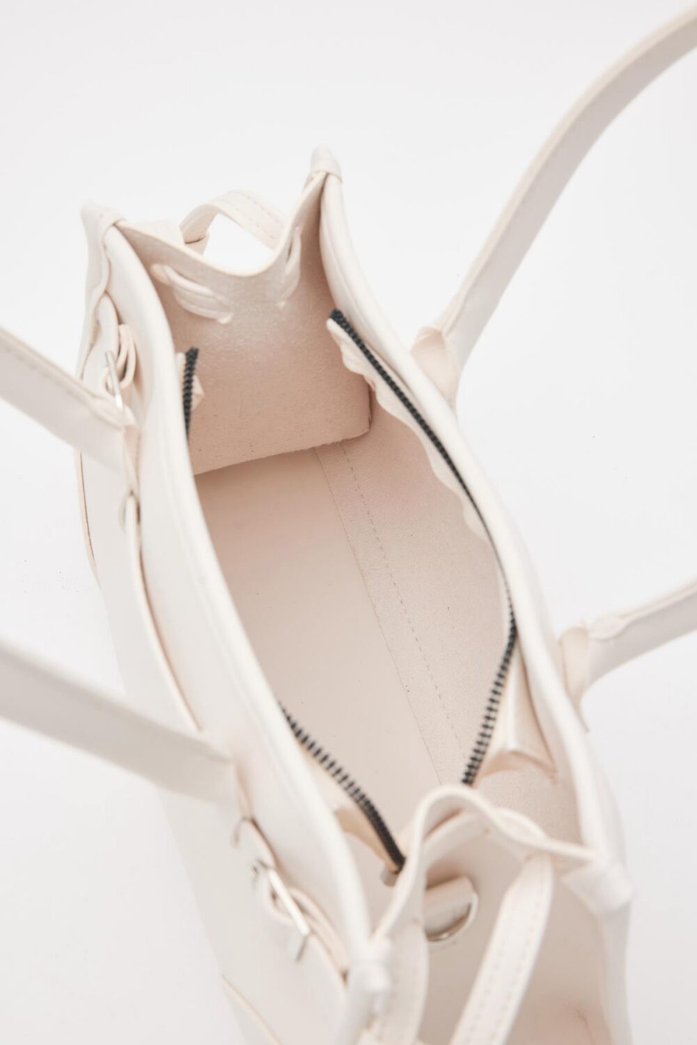 Maya Off-White