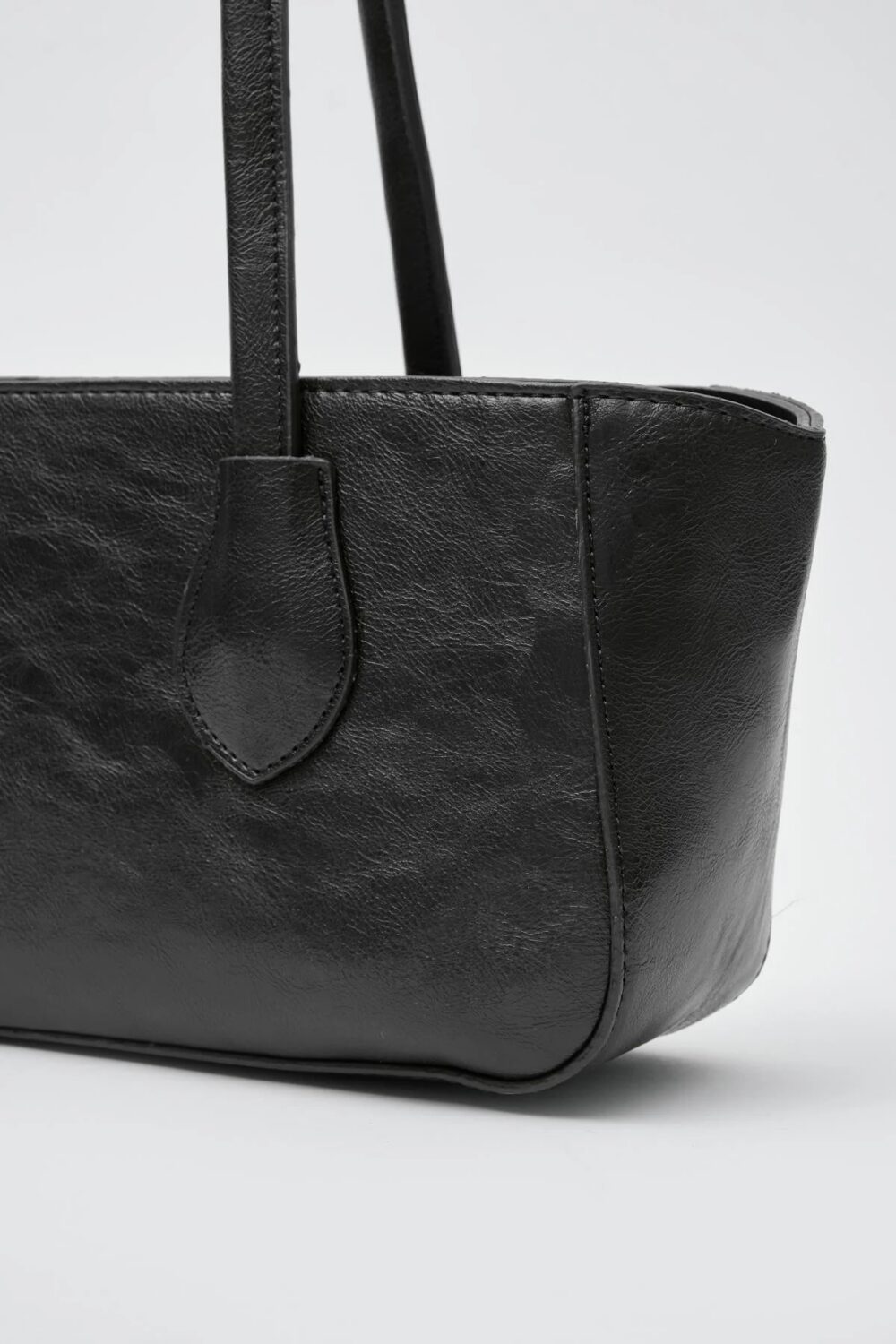 Lea Leather Black