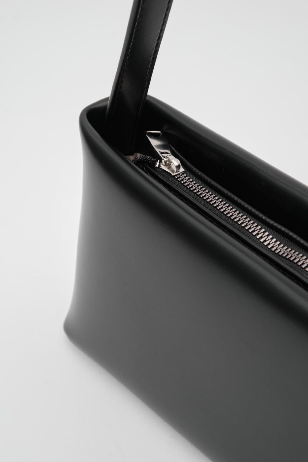 Capella Black