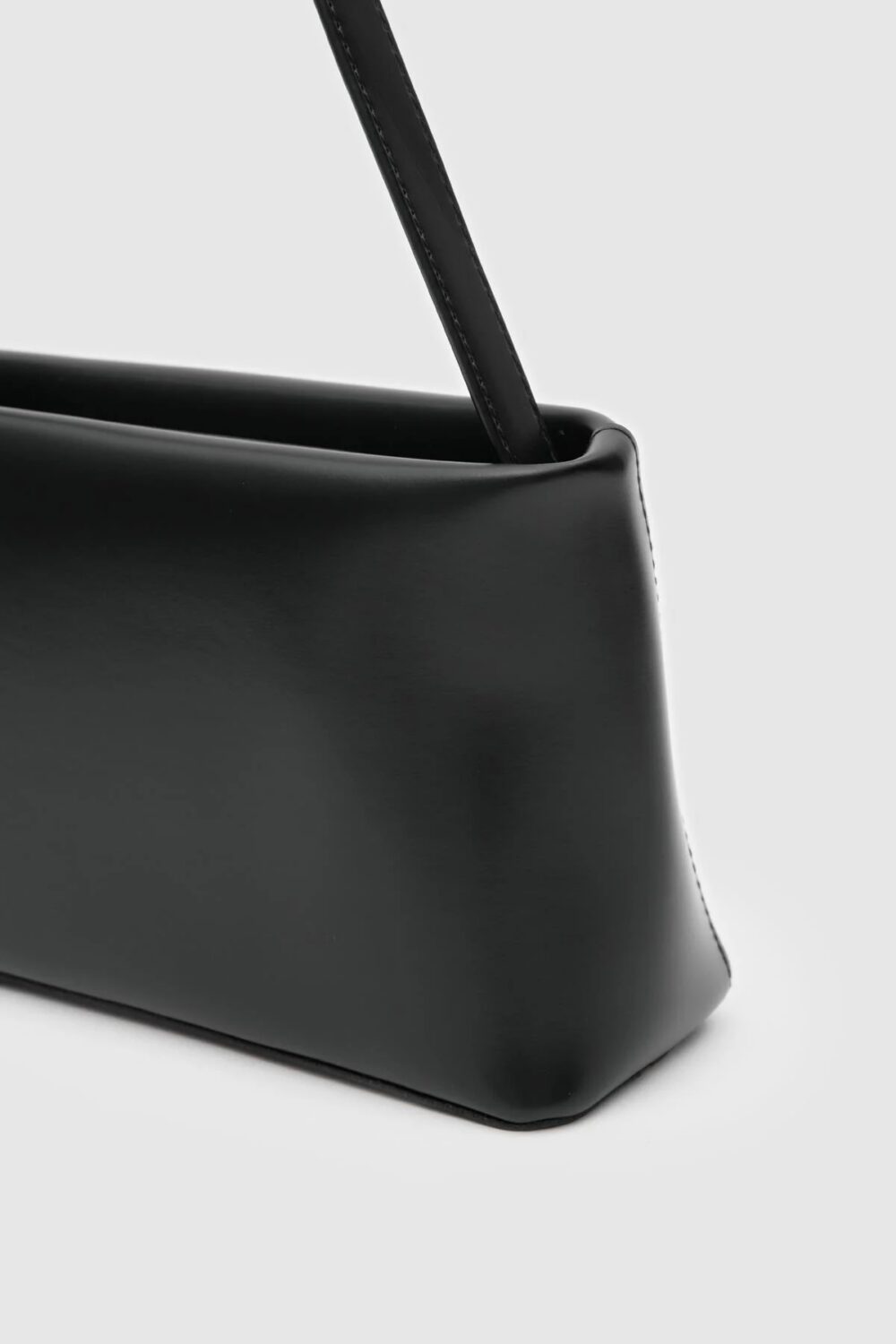 Capella Black