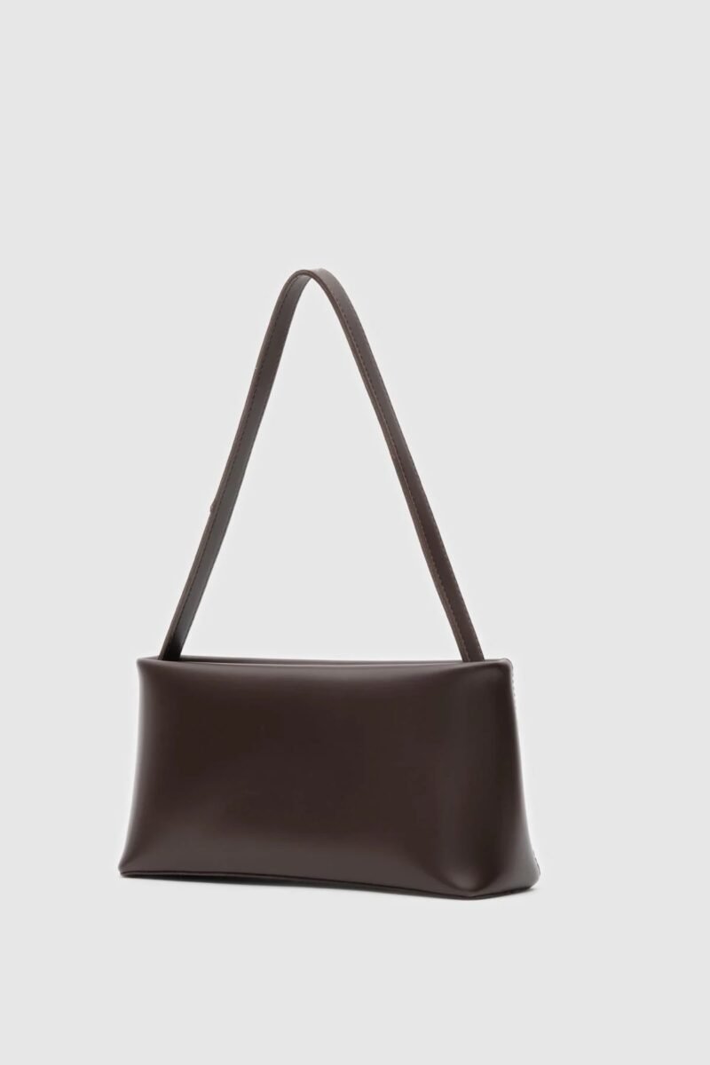 Capella Brown - Image 2