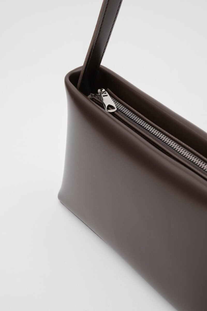 Capella Brown - Image 4