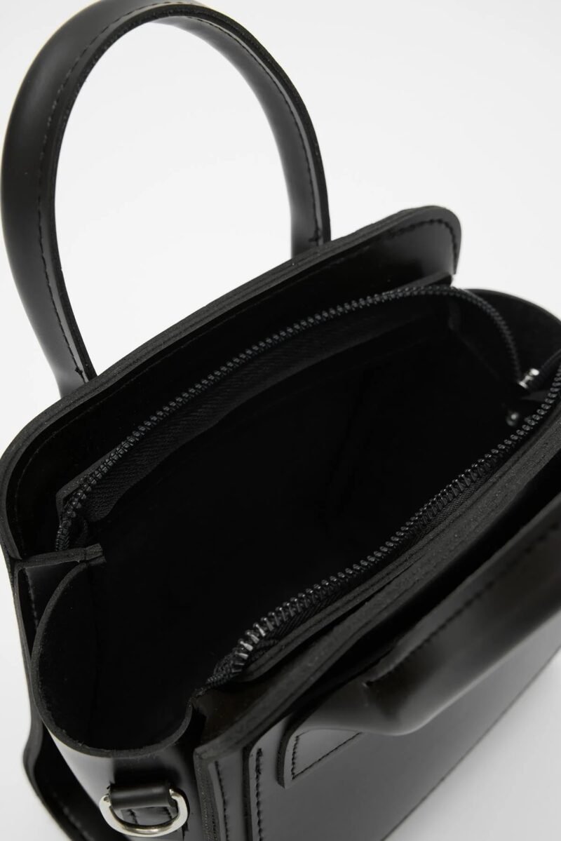 Simon Black - Image 7