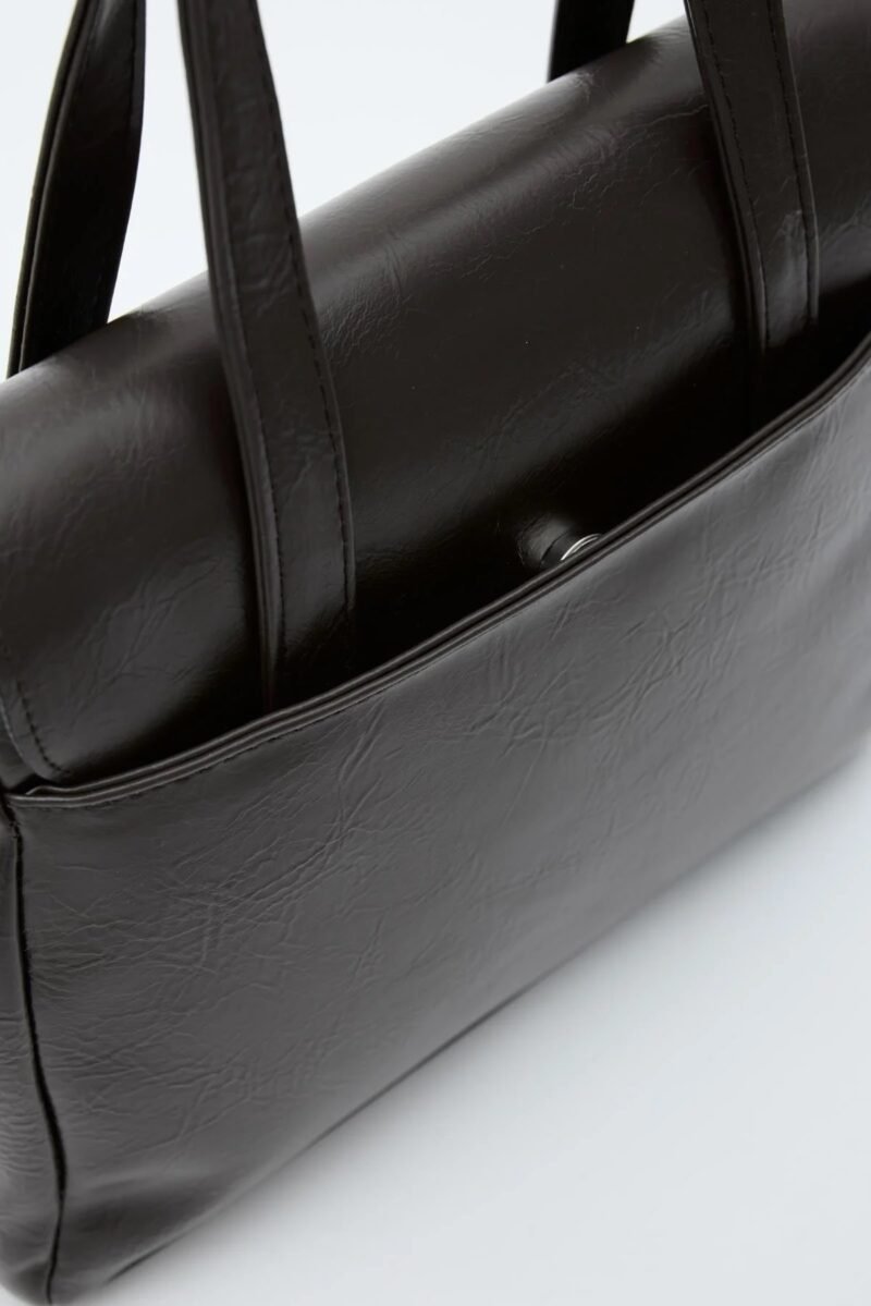 Loma Black - Image 4