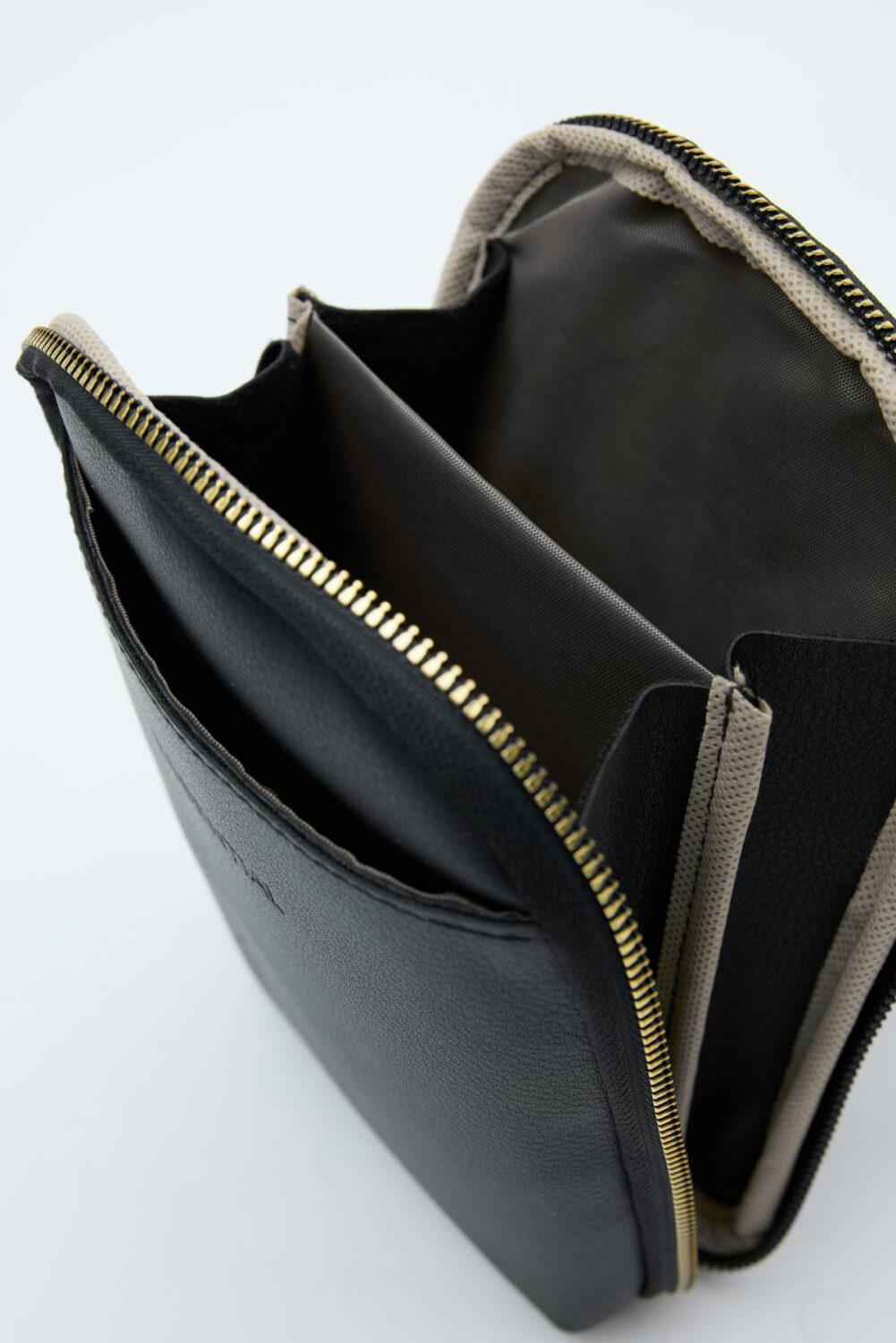Vux Black