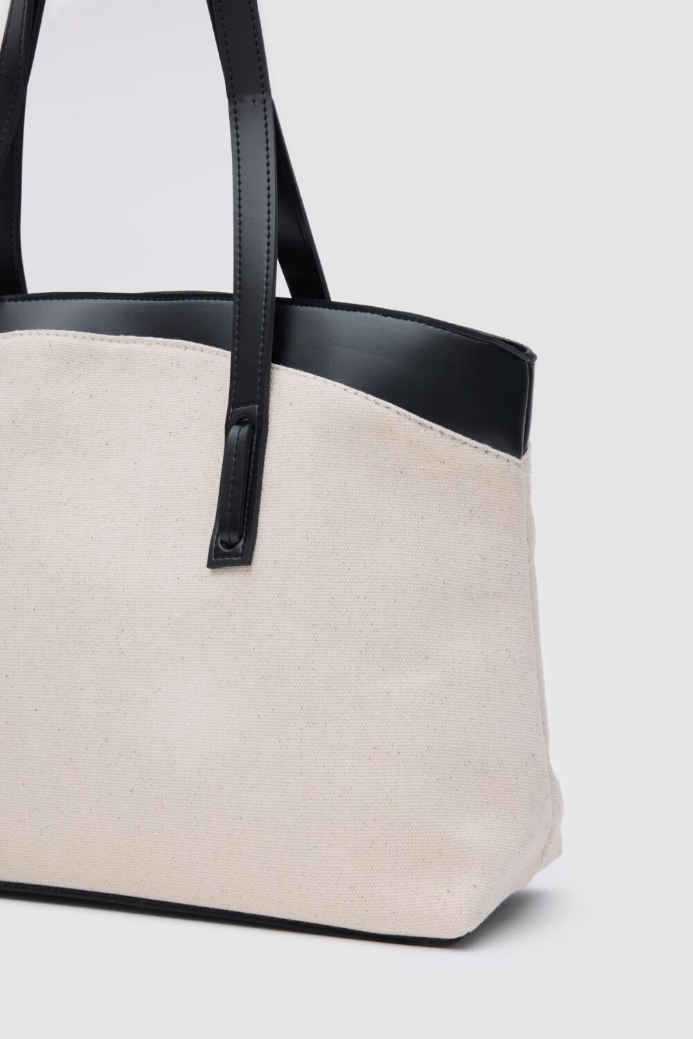 Iris Canvas Black