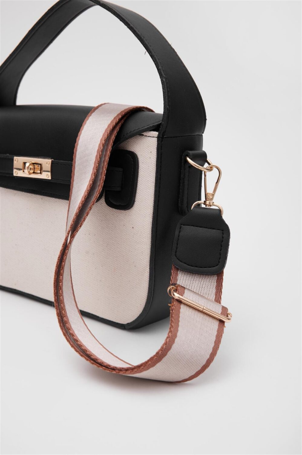 Lindy Canvas Black