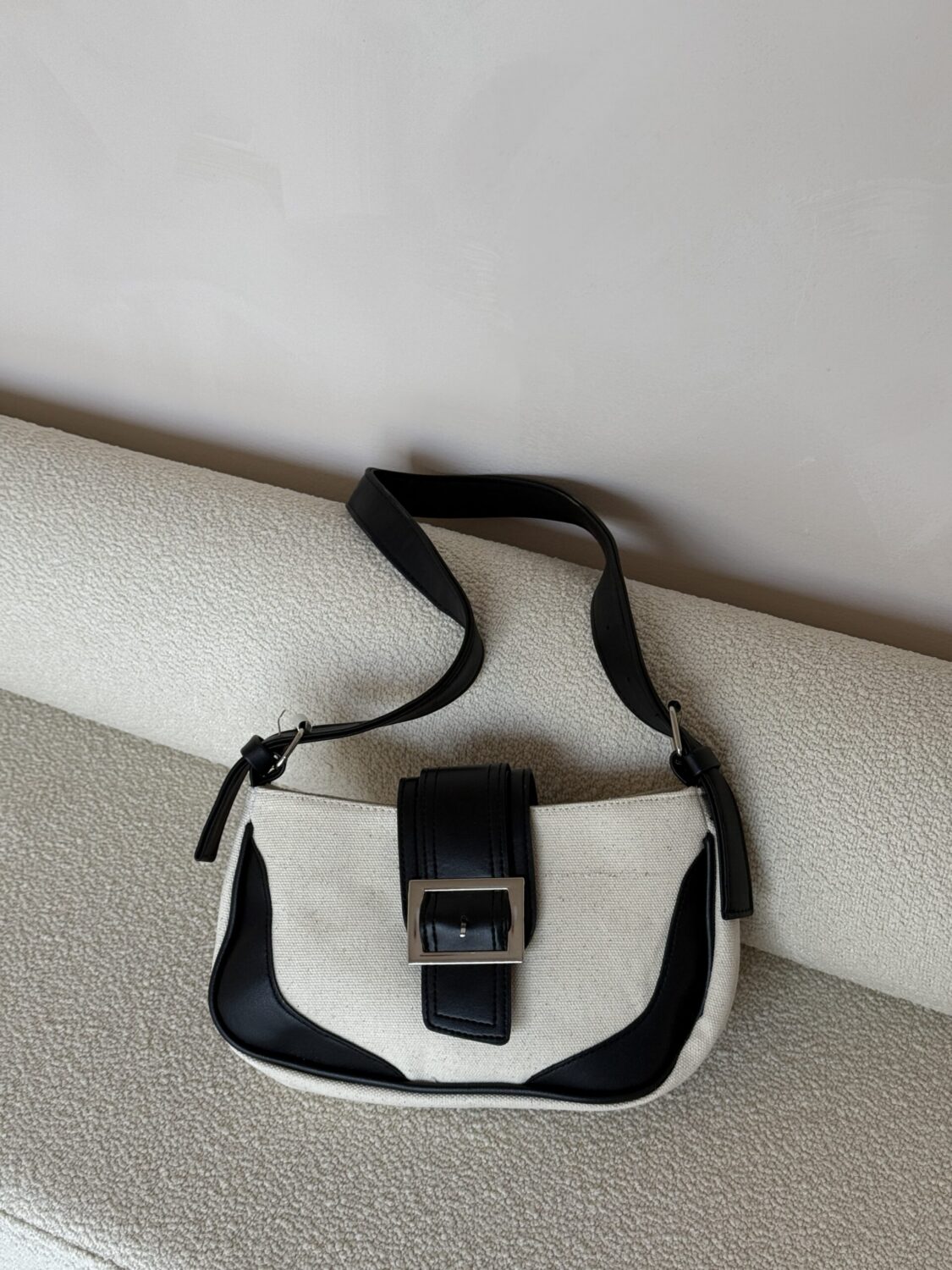 Kate Canvas Black