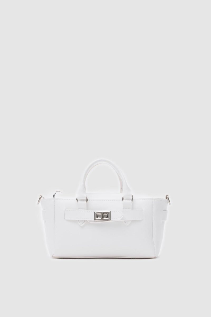 Amelia White - Image 5