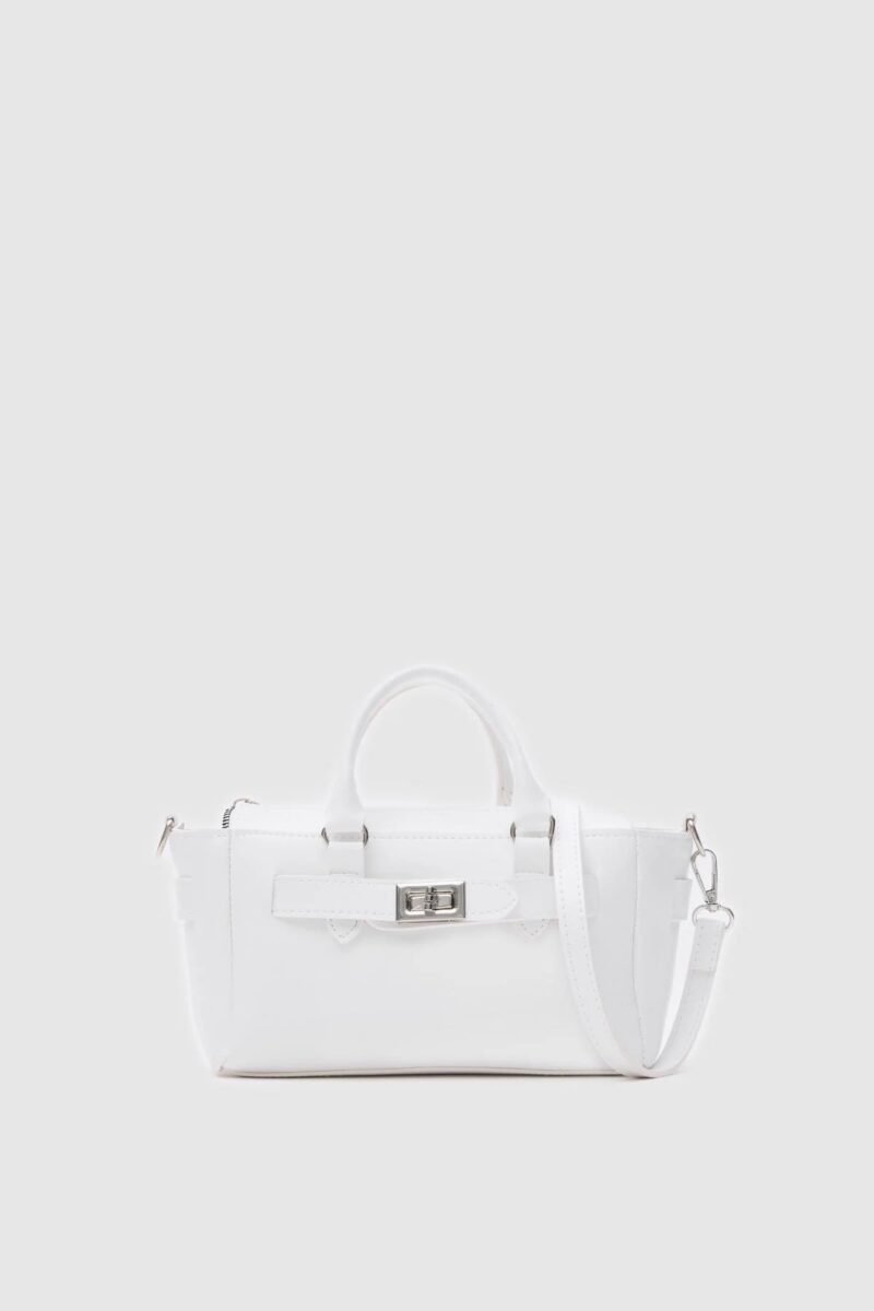 Amelia White - Image 7