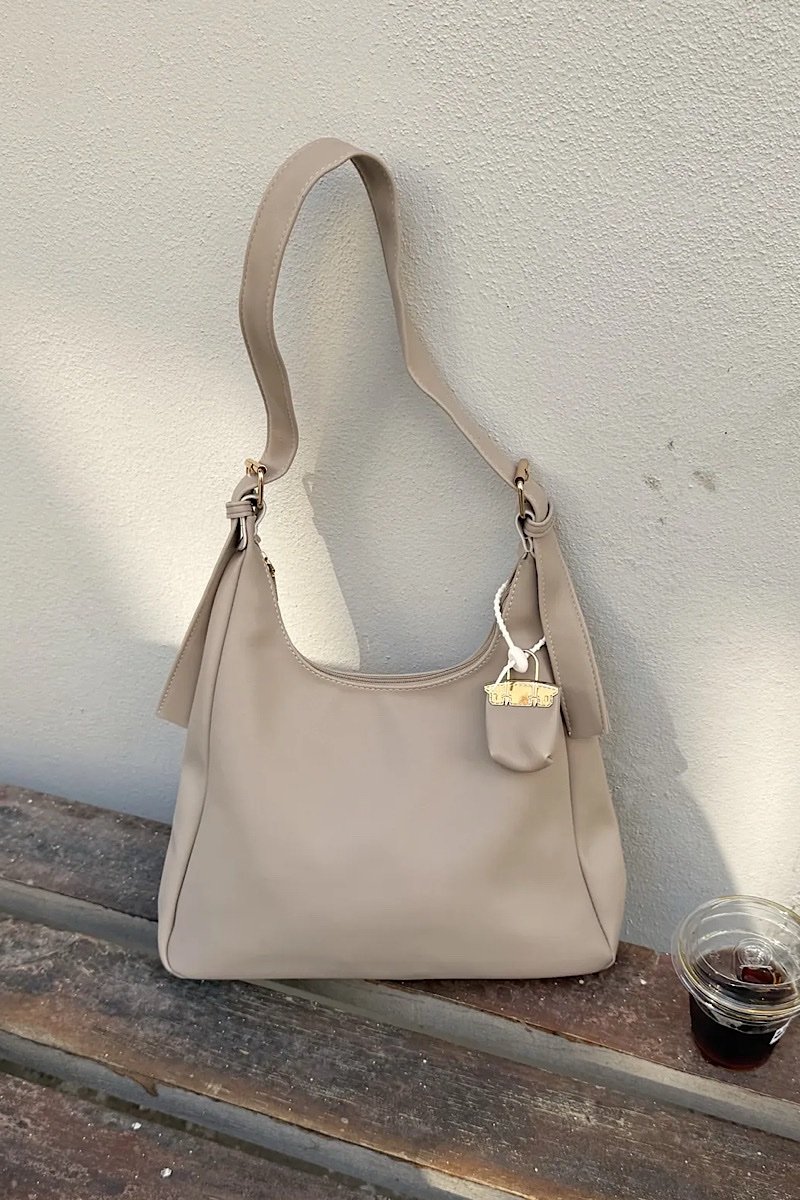 Onyx Beige + Charm - Image 2