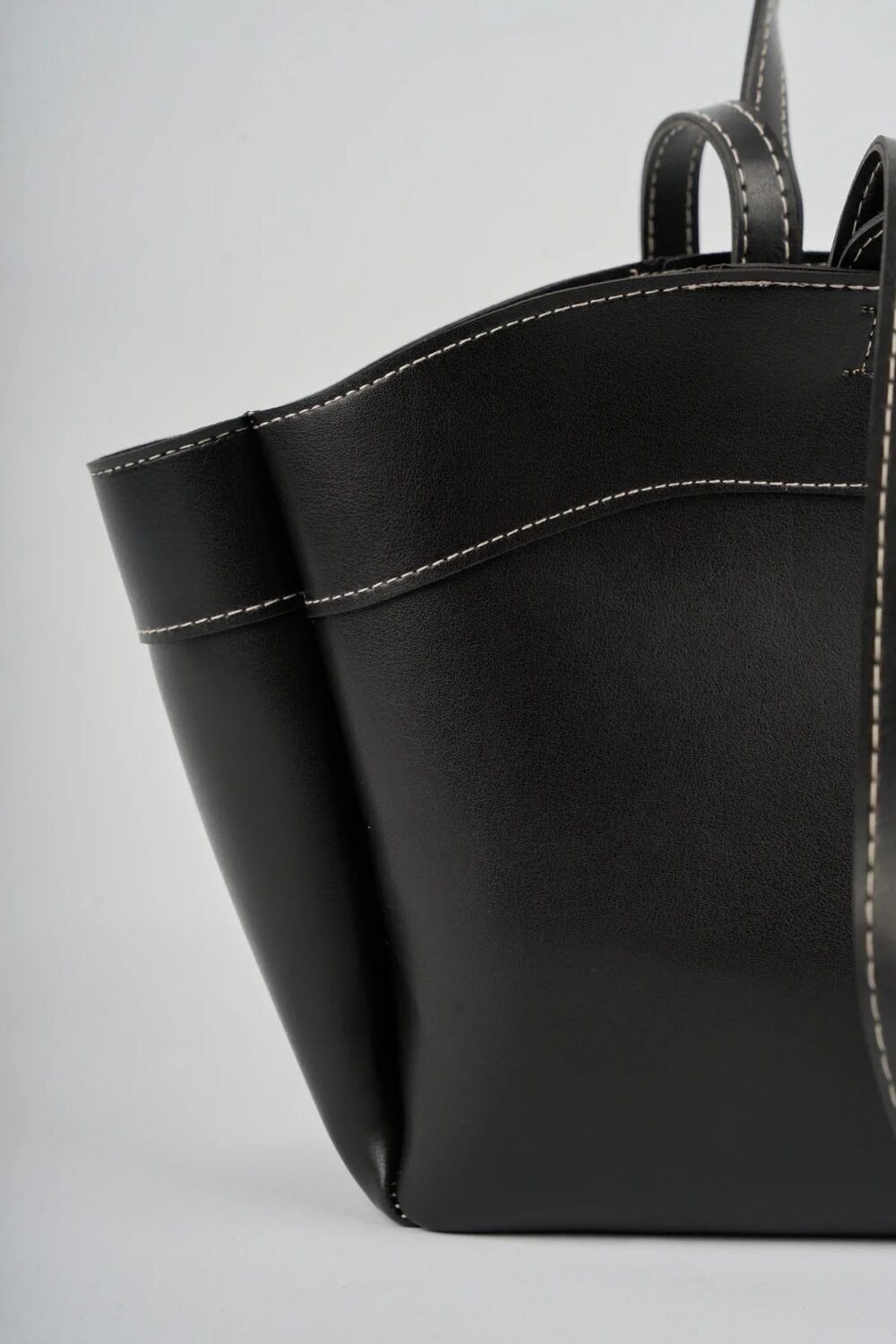 Victor Black + Pouch