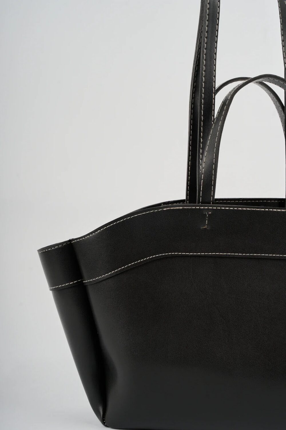 Victor Black + Pouch