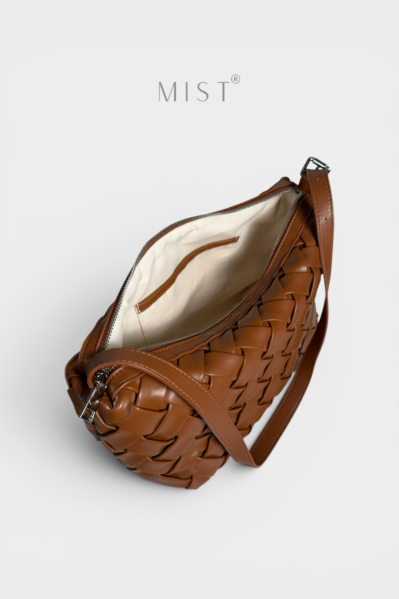 The Knot Camel