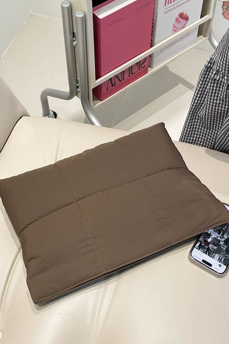 Float Magnetic Laptop Sleeve Brown