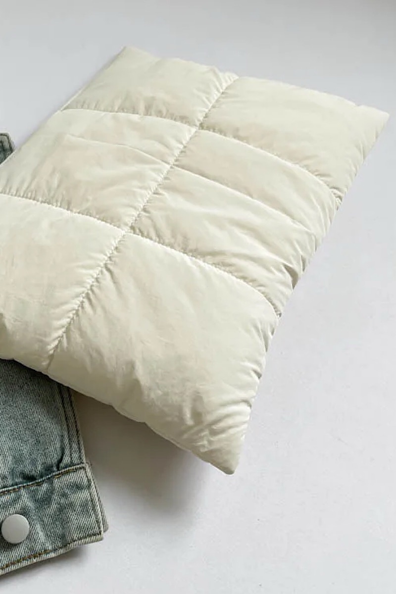 Float Magnetic Laptop Sleeve Cream