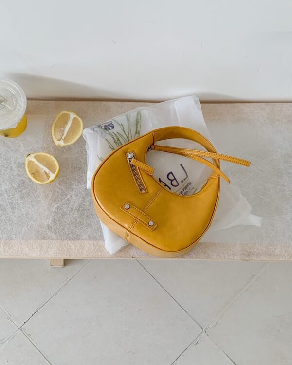 Momo Yellow