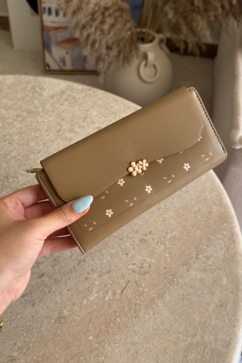 Lotus Brown