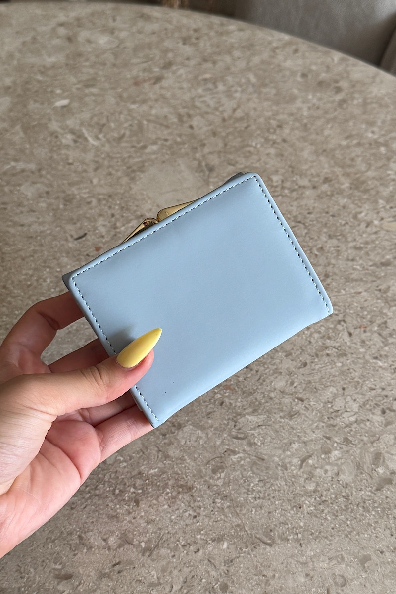 Lin – Blue