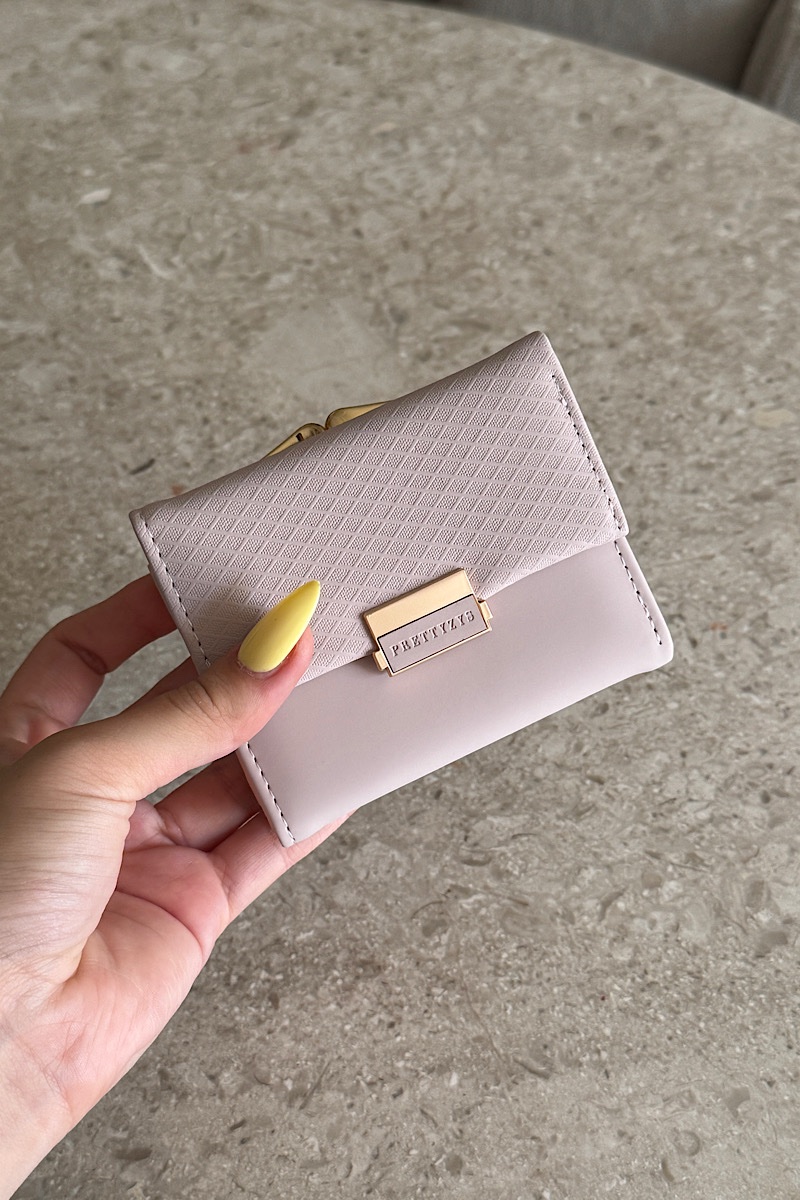 Lin – Chasmere Rose