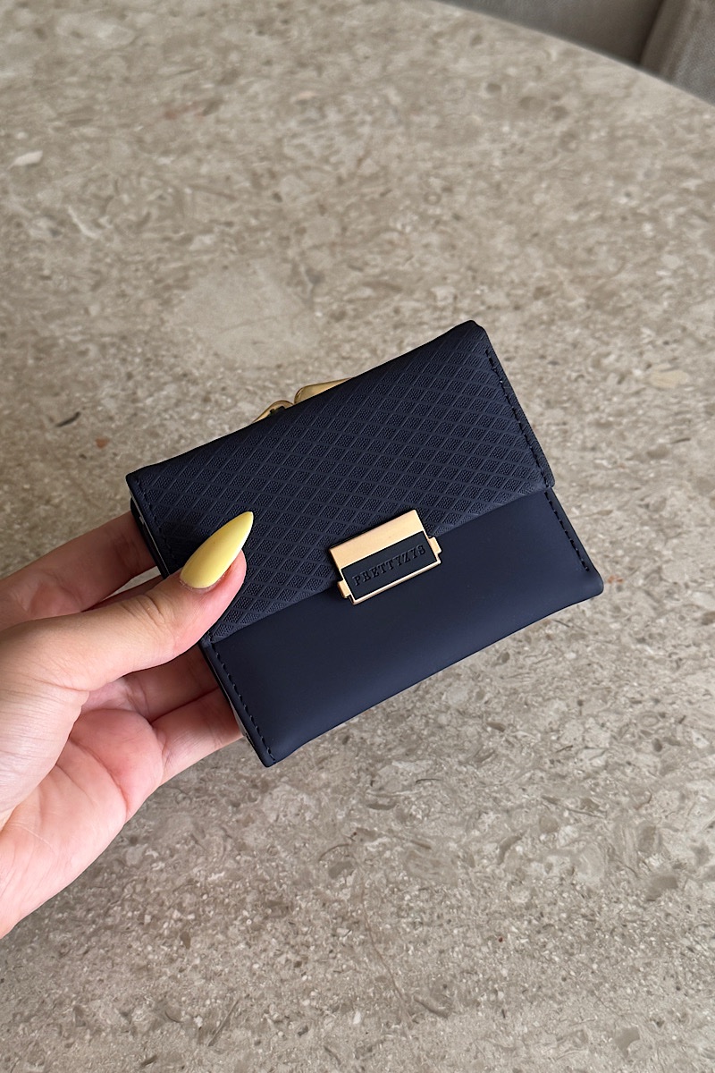 Lin – Navy Blue