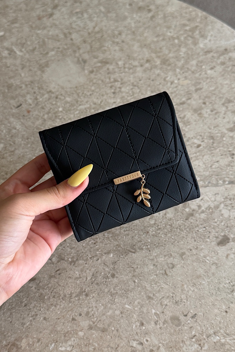 Nellie – Black