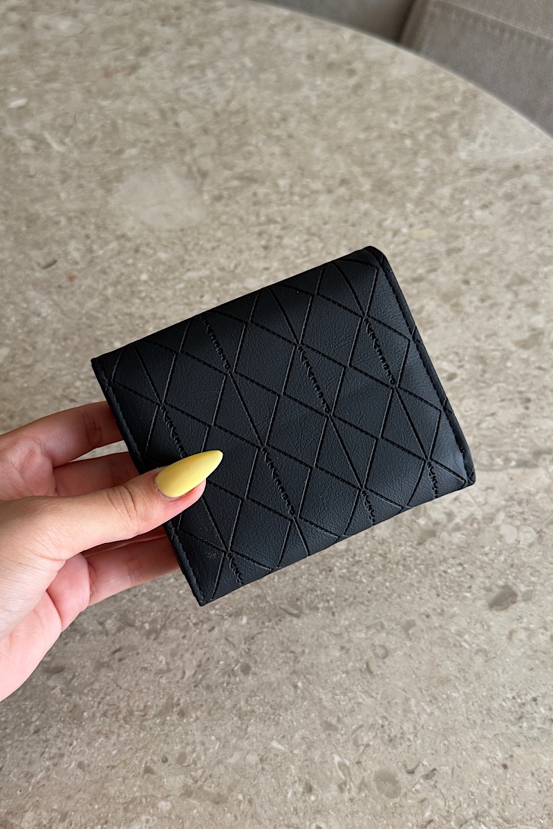 Nellie – Black