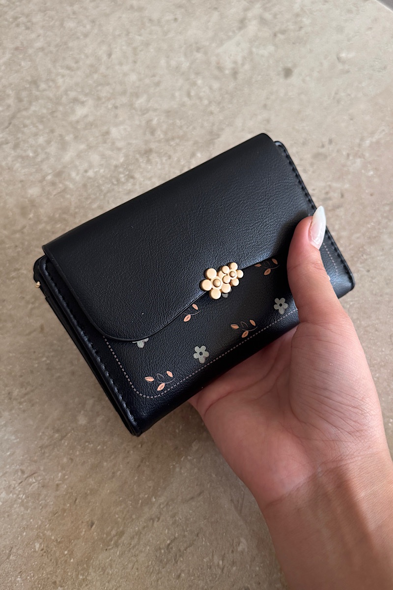 Lotus Medium - Black