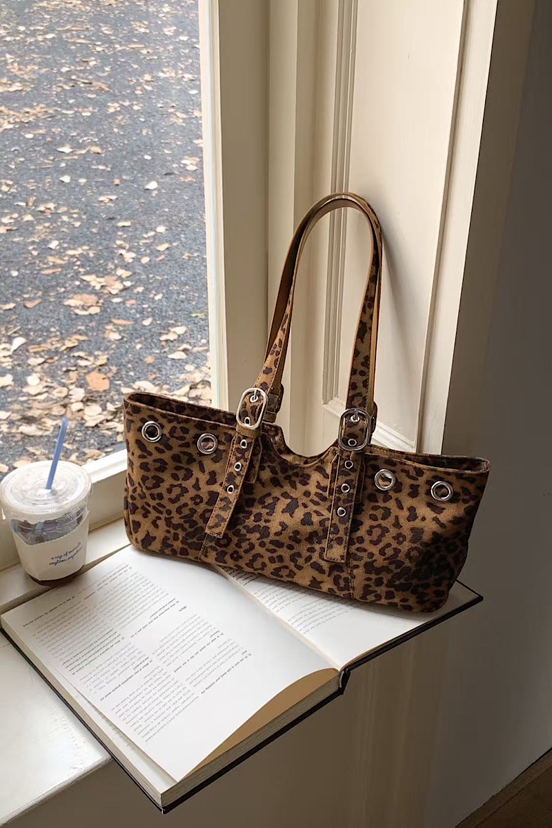 Savanah Suede – Leopard