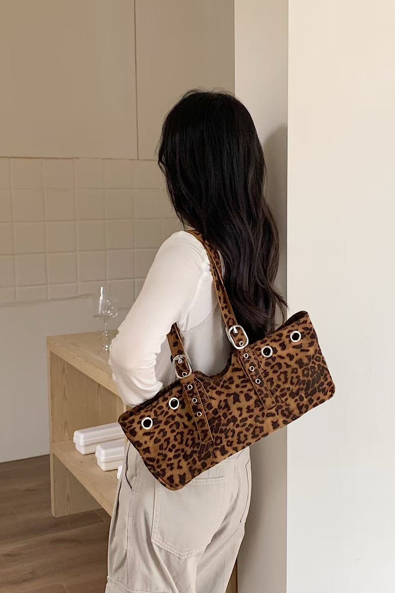 Savanah Suede - Leopard
