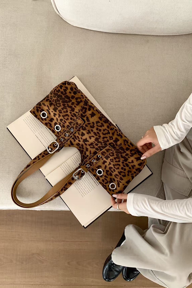 Savanah Suede – Leopard
