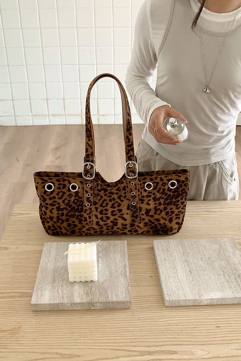 Savanah Suede – Leopard