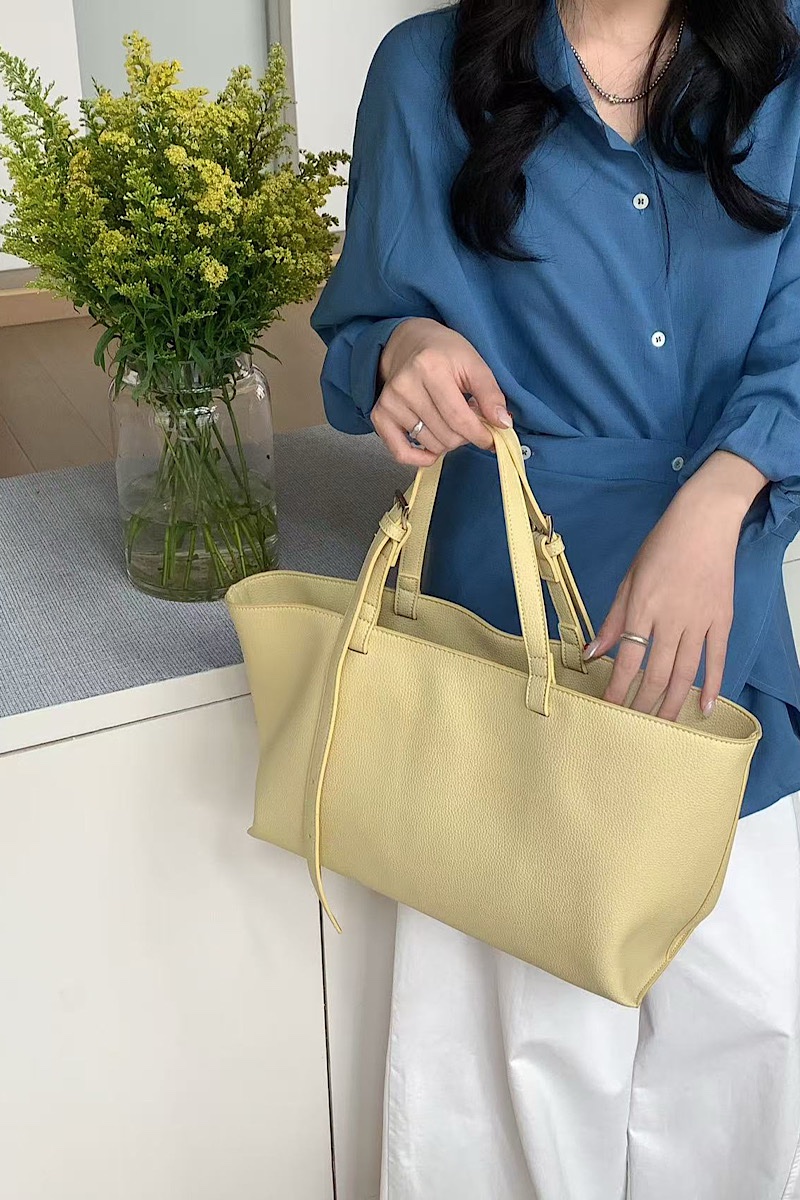 Iris – Butter Yellow