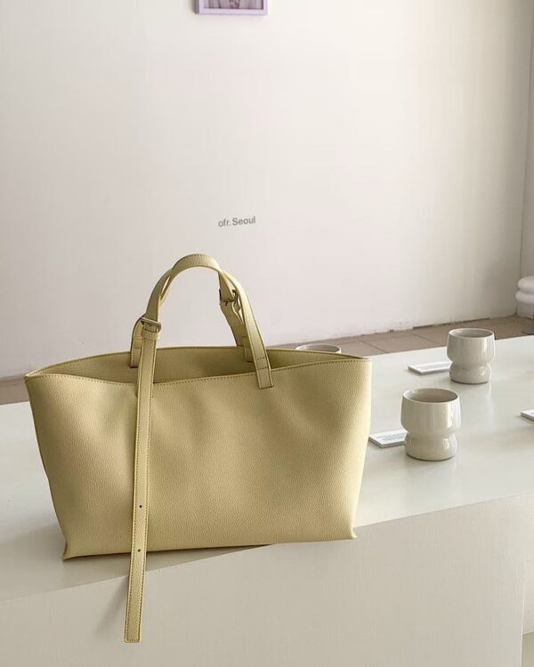 Iris - Butter Yellow