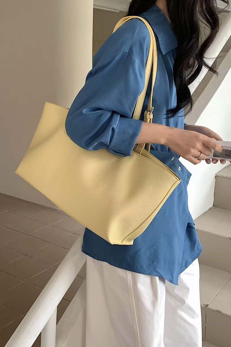Iris – Butter Yellow