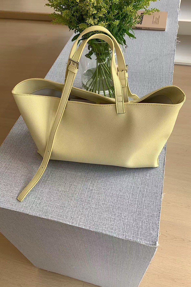 Iris – Butter Yellow