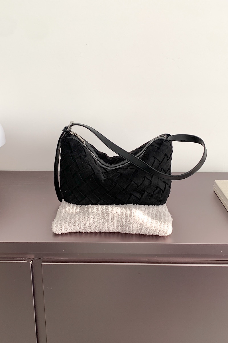 The Knot Suede – Black