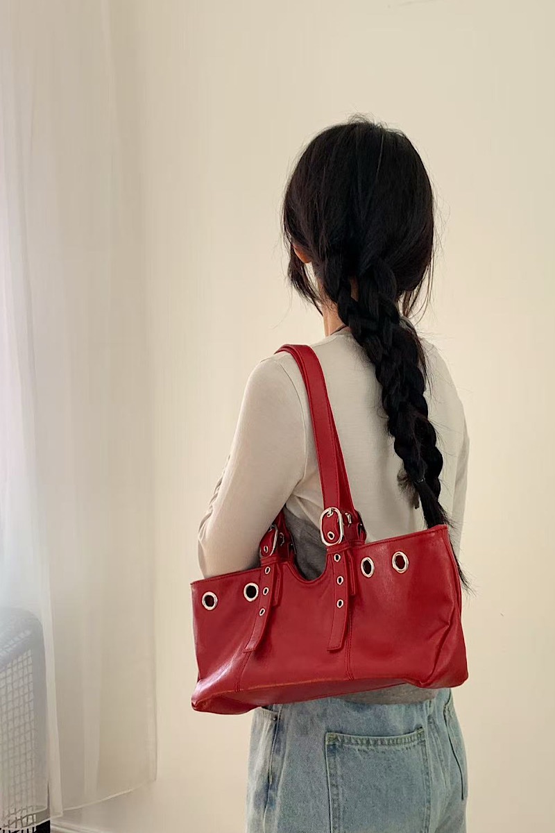 Savanah - Red