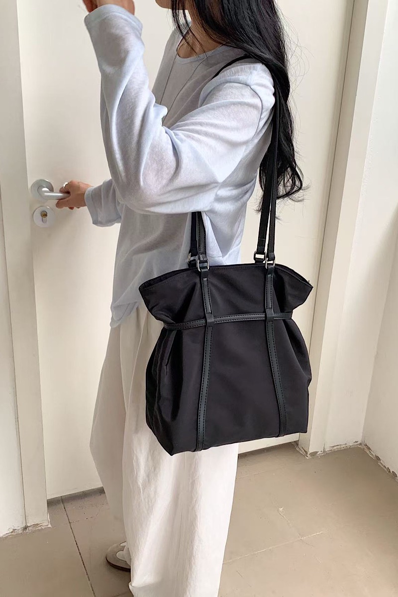Alina – Black